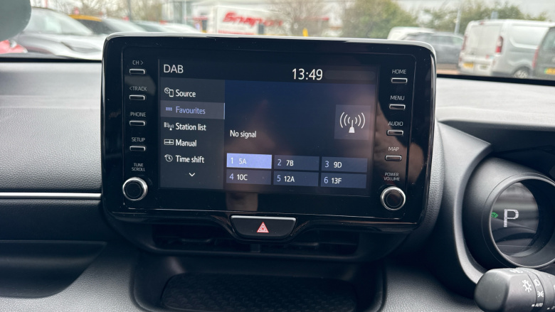 Toyota Yaris 1.5 Hybrid Design 5dr CVT Hybrid Hatchback